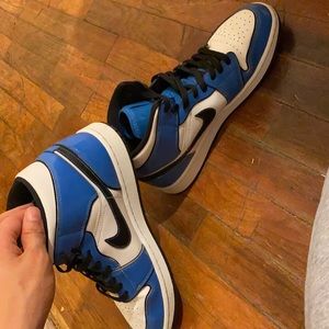 Air Jordan 1 “signal blues”